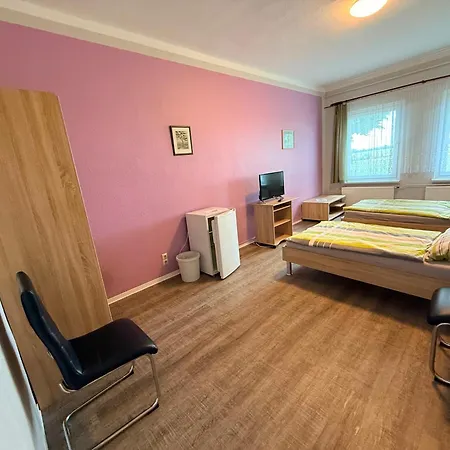 Fuer Monteure Motel *